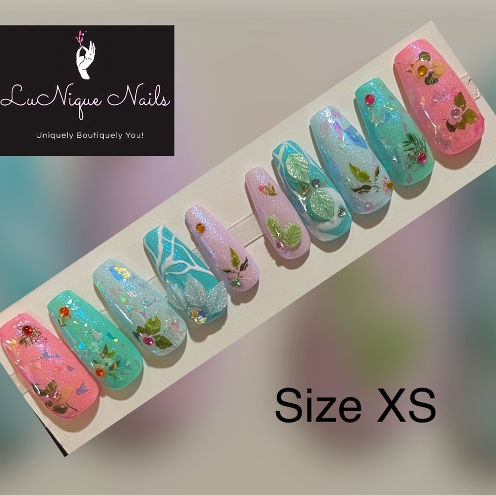 Frost Warning Press On Nail Art Set Size XS